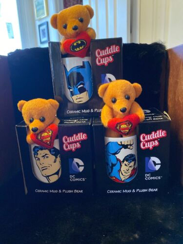 Lot Of 3–DC Comics Cuddle Cups—Ceramic Mug & Plush Bear, Superman, Batman, New - Afbeelding 1 van 5