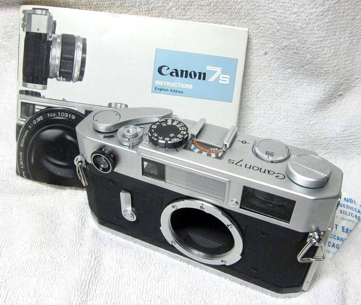 Vintage 1965 CANON 7s 35mm Rangefinder Film Camera Body. Canon's