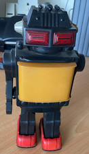 VINTAGE BATTERY OPERATED SPACE COMMANDER PLASTIC ROBOT - MADE IN HONG KONG