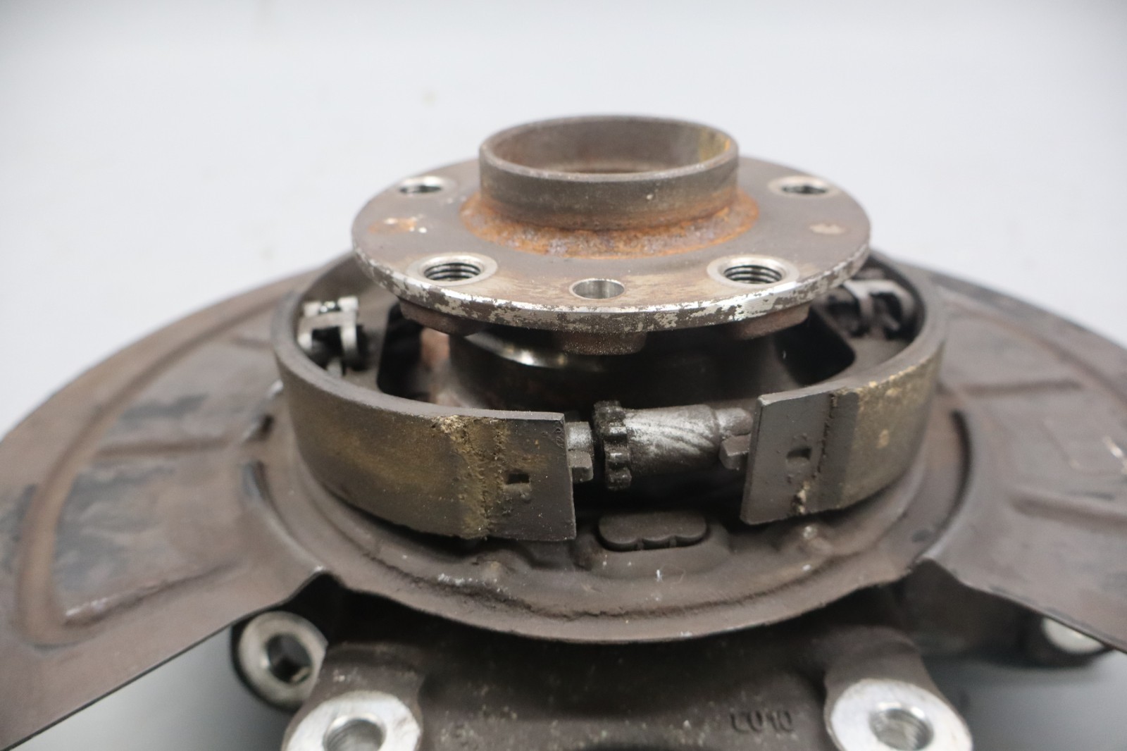 14-17 Maserati Ghibli Rear Left Driver Side Spindle Knuckle Hub 670006802 Oem