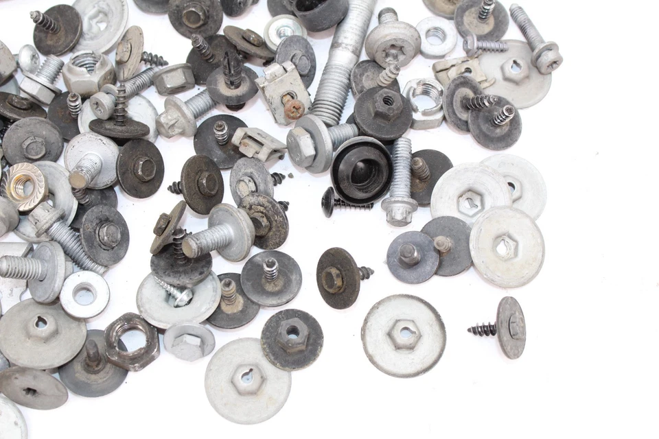 BMW F30 320i 330i 335i 340i 2012-2018 debajo del auto lote de pernos tuercas arandelas tornillos Foto 4 de 4