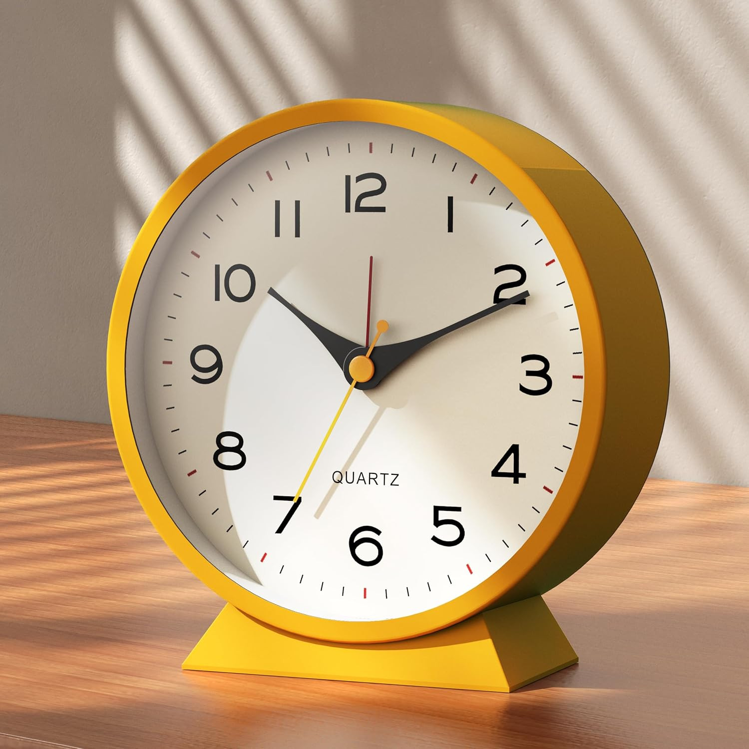 4.5"" Analogue Alarm Clock, Small Retro Metal Desk Clock, Battery Operated, Silen