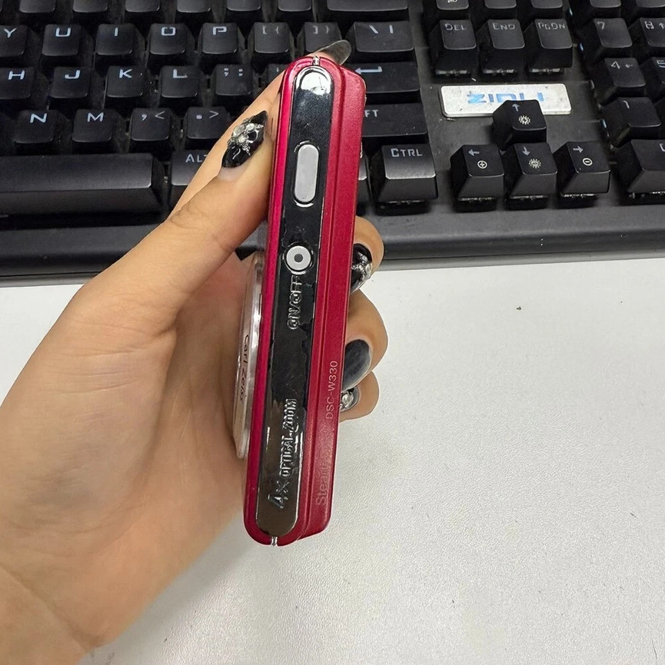 SONY Cyber-Shot DSC-W330 Digital Camera 3 in CMOS Sensor with Accessories Red - Image 3 of 4