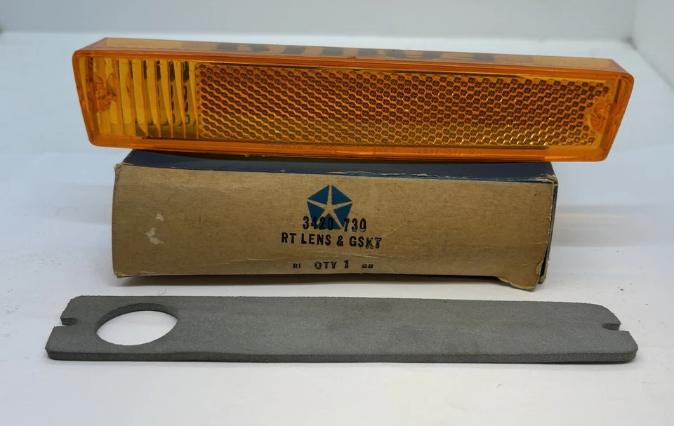 Dodge Dart 1970-1971 lente de luz marcadora delantera derecha con junta 3420730 nuevo en stock Foto 3 de 4