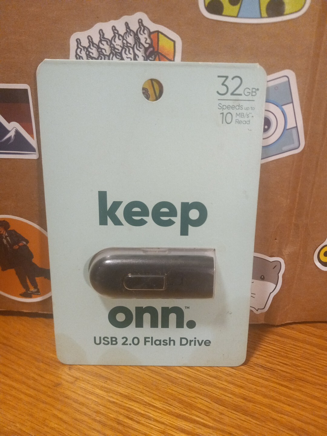 High-Speed 32GB USB 2.0 Flash Drive from ONN  -image
