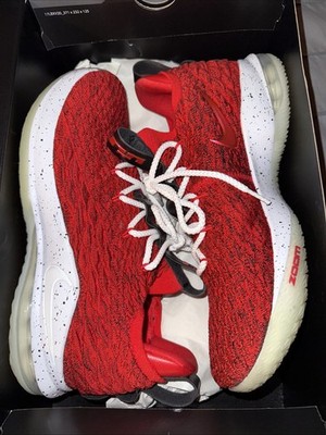 LeBron 15 Low University Red Nike Basketball Shoes Men s 11 (beautiful)
