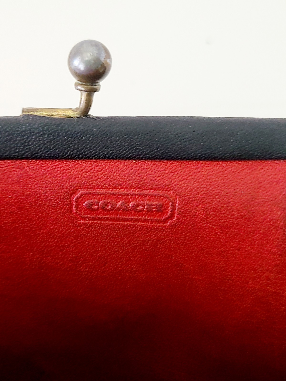 Vintage Coach Black Kisslock Coin Purse Red Lining Leather Rare image 6