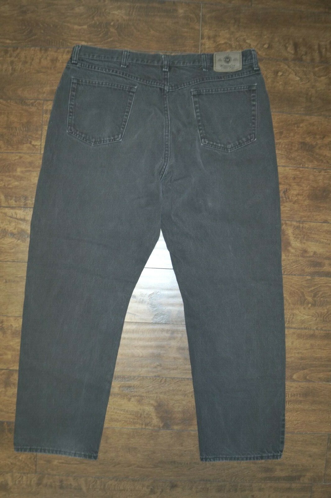 Wrangler Mens Jeans Size 40 x 32 STRAIGHT LEG Classic… Gem