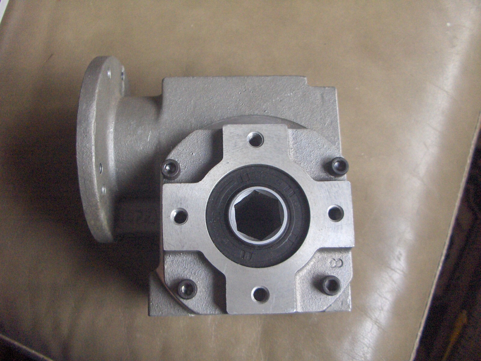 New Bosch 3842503067 Right Angle Gear Reducer for Conveyor 20:1 Reduction