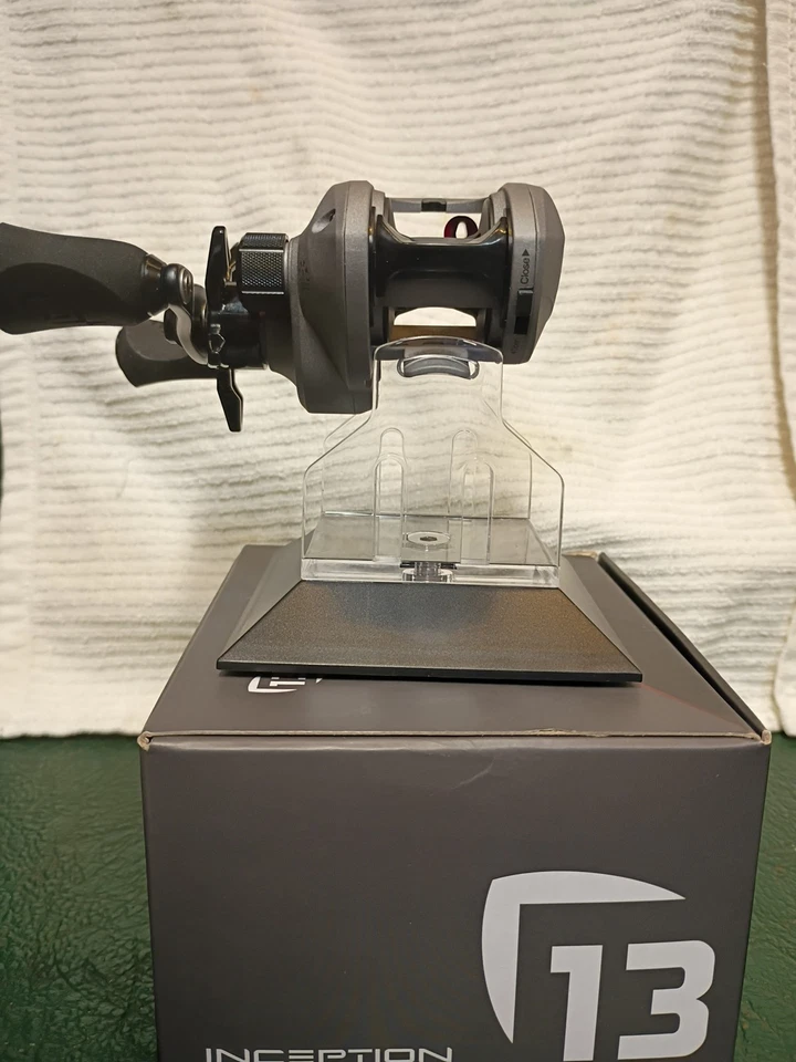 12 Fishing Inception Left Hand Baitcasting Reel - Image 4 of 4