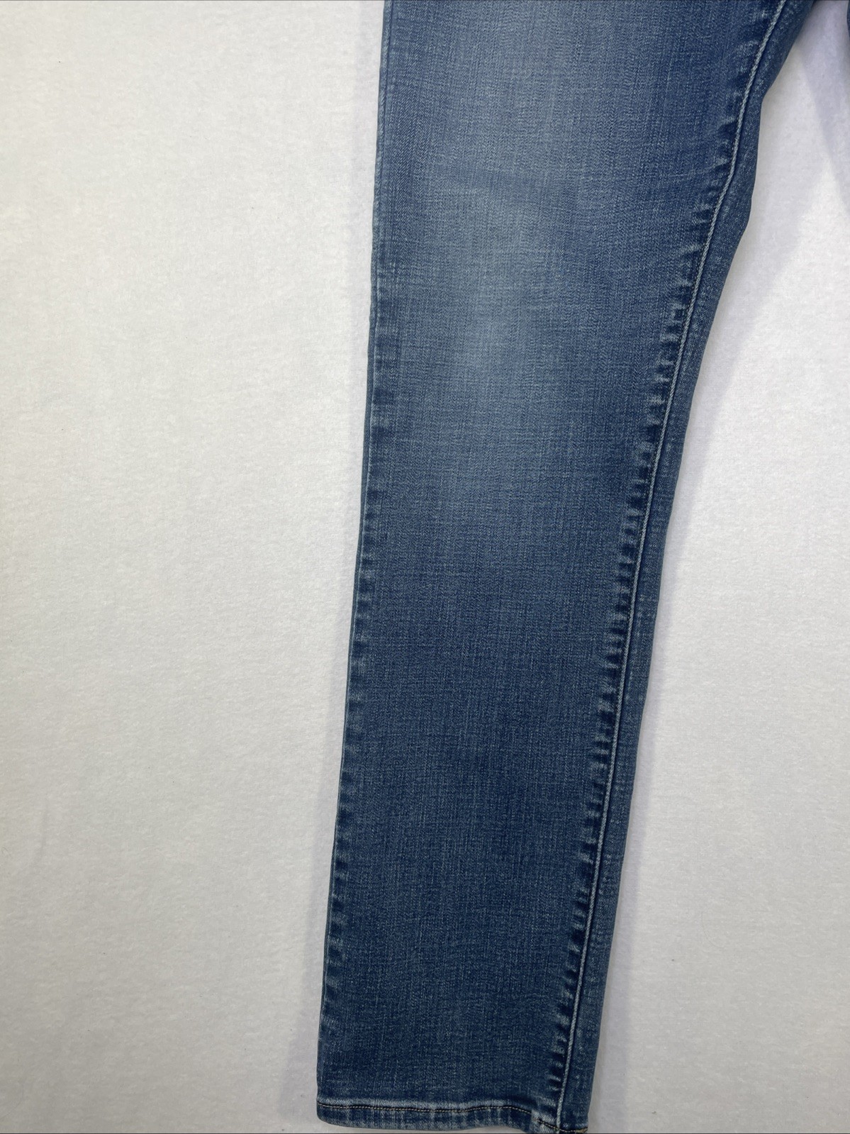 Levi's Mid Rise Skinny Women's 16M Blue Jeans Medium Wash (32x29) thumbnail 4