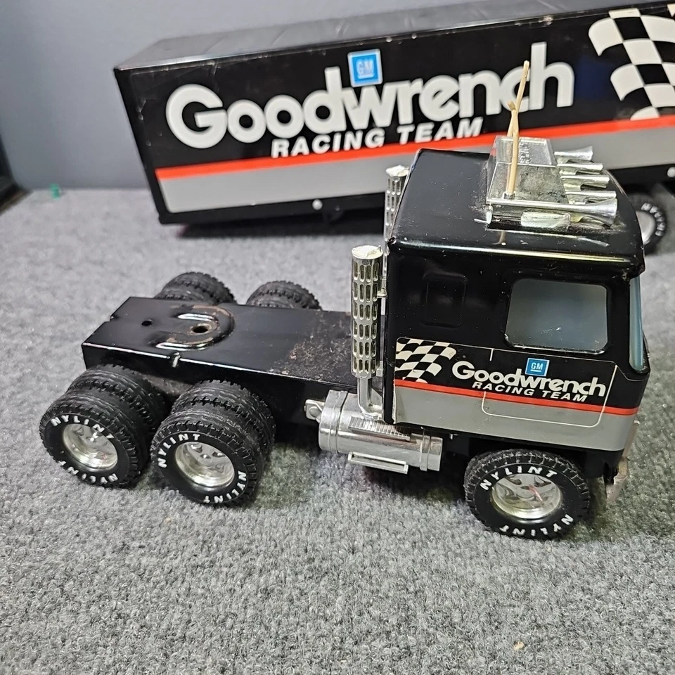 Nylint - Mr Goodwrench GMC 18 wheeler - TOY Semi Truck-Goodwrench Service Racing - Image 4 of 4