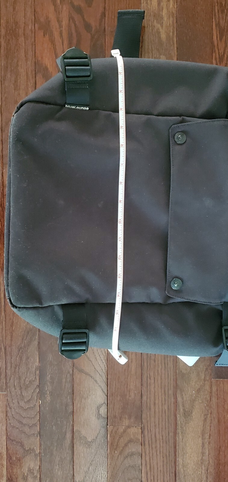 BlueLounge messenger laptop large backpack; black; rare; pre-owned image 8