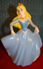 WALT DISNEY’S SLEEPING BEAUTY CERAMIC FIGURINE - IMPRESSIVE!