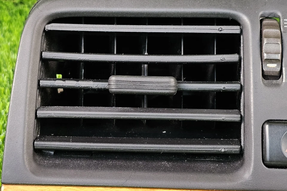 Оригинальная приборная панель Lexus LS400 1998-2000 годов выпуска с вентиляционными отверстиями переменного/теплового воздуха б/у: подходит для Toyota Celsior - Изображение 3 из 4