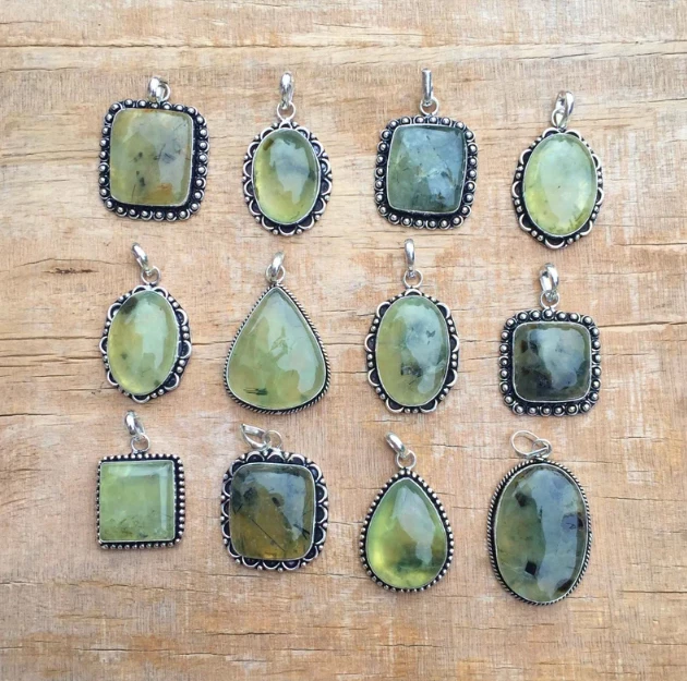 Lote de colgantes boho de piedras preciosas prehnitas naturales, joyas minimalistas, regalo para amor~ Foto 2 de 3