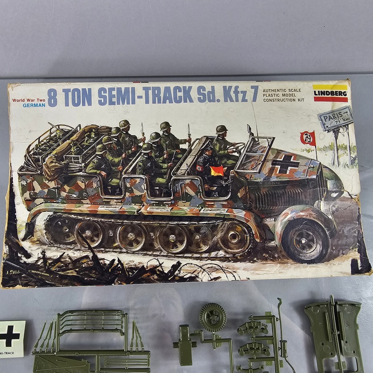 Lindberg Sd.Kfz.7 8 Ton Semi-Track WWII German 1:40 Scale Model