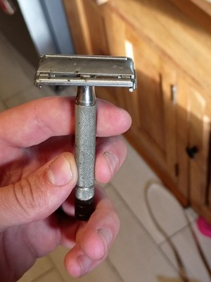 1952 Gillette Super Speed Black Tip Safety Razor X-3 DE TTO