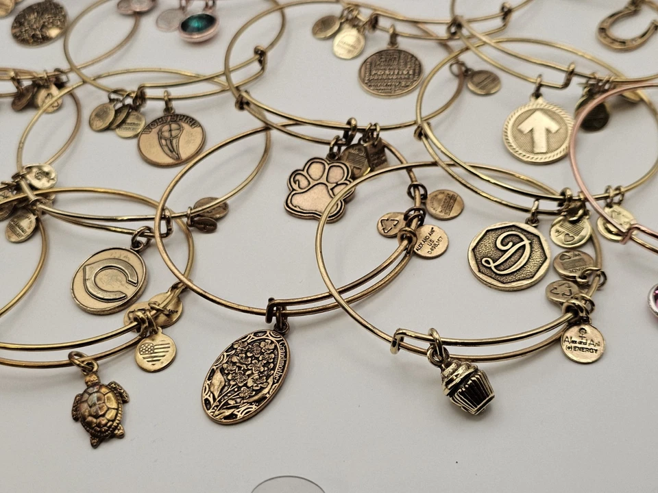 Alex Ani Alambre Dije Cuentas Oro Lote 5 Proyecto Pulsera De 33 Piezas ⭐️ Tal cual  Foto 4 de 4