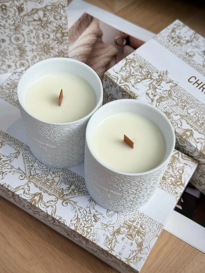 DIOR Aroma Candle Gift Set - Two 250g Candles In Porcelain Holders With Gift Box - Image 3 of 4