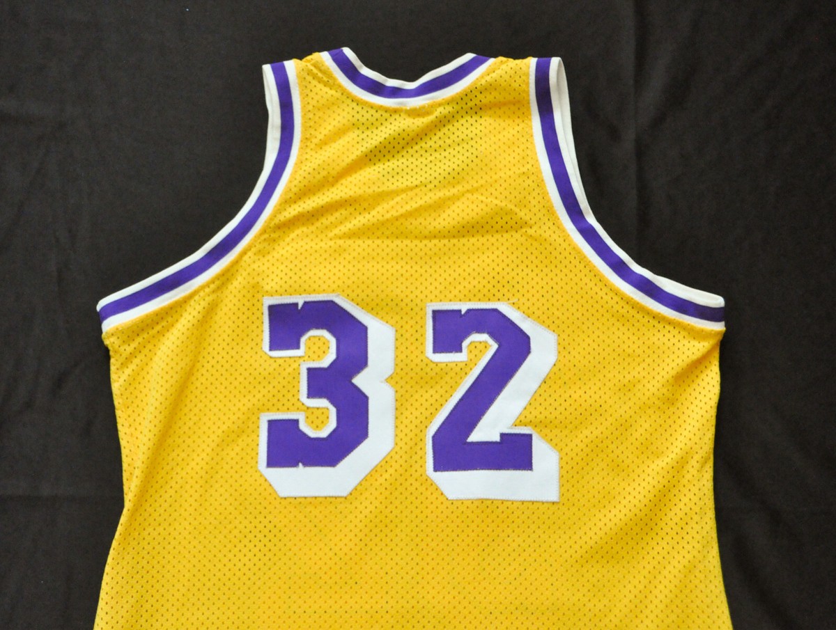 サンドニット レイカーズ 32番 ユニフォーム サイズ40 サンドニット レイカーズ 32番 ユニフォーム サイズ40 NBA