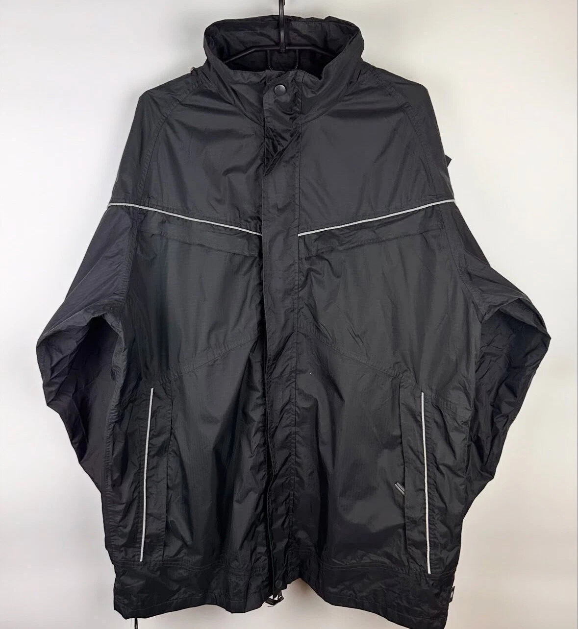 Lightweight Sport Jacket L – Mesh Lining · Waterproof · Detachable Hood