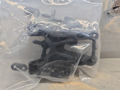 Associated 81552 Rc8B4 Wing Mount - Picture 2 of 3