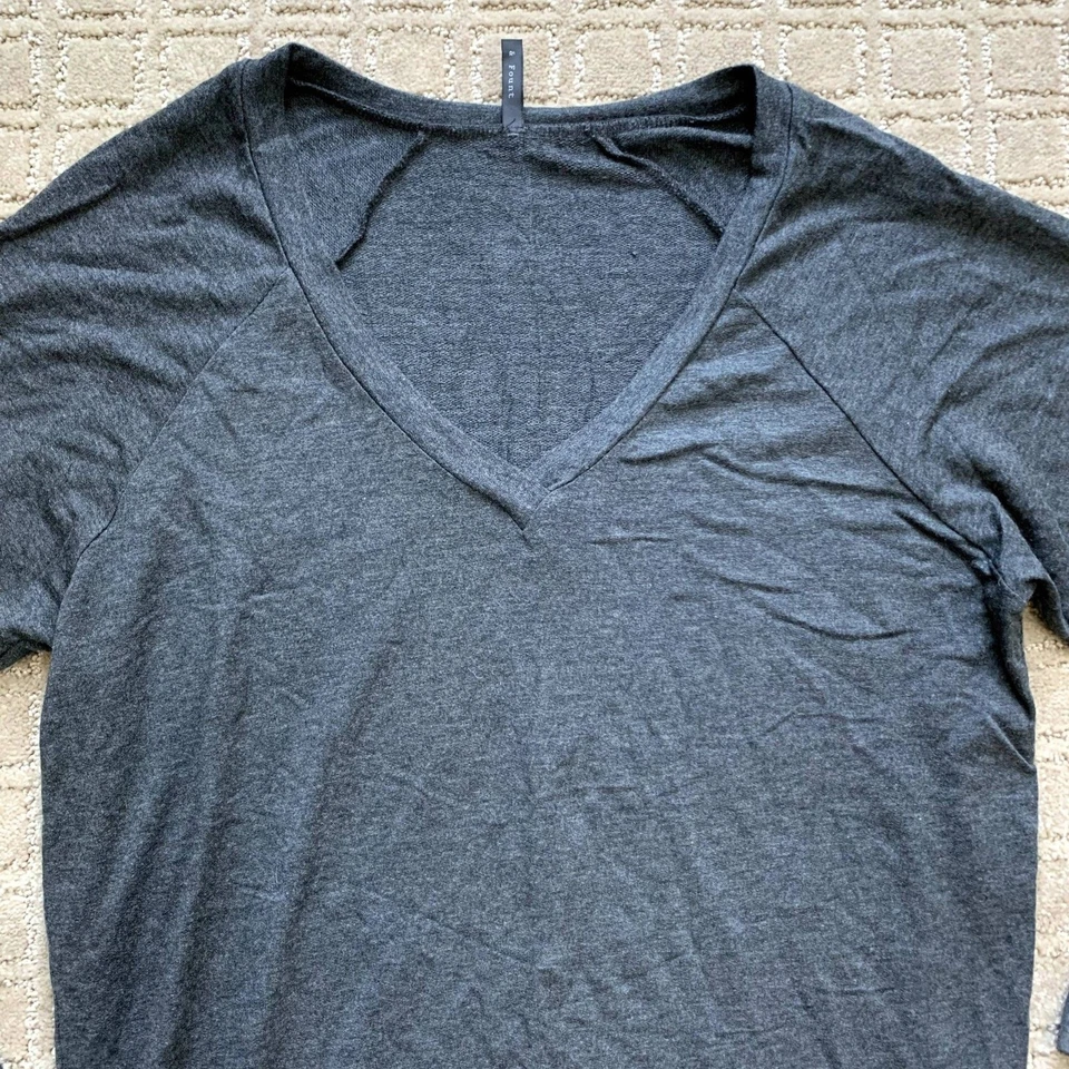 Camisa túnica Riller & Fount manga larga cuello en V para mujer pequeña gris Y2K minimalista Foto 3 de 4