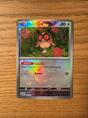 Pokemon Karte   Hoothoot   Prismatic Evolutions 077/131   Poke Ball   ITA   MINT