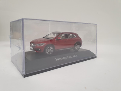 Mercedes-Benz GLA ミニカー 1/43 Amazon | ミニカー 1/43 メルセデスベンツ GLAクラス シルバー