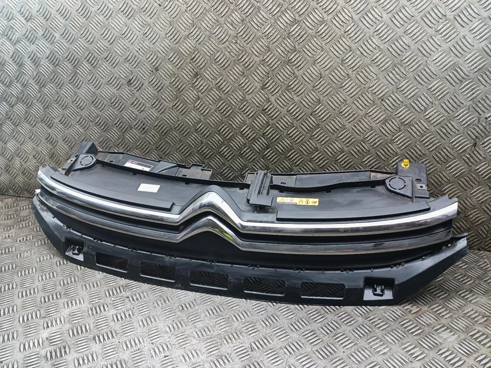 PARAGOLPES DELANTERO PARRILLA CITROEN C3 9812063477 MK3 2016-2019 Foto 2 de 4