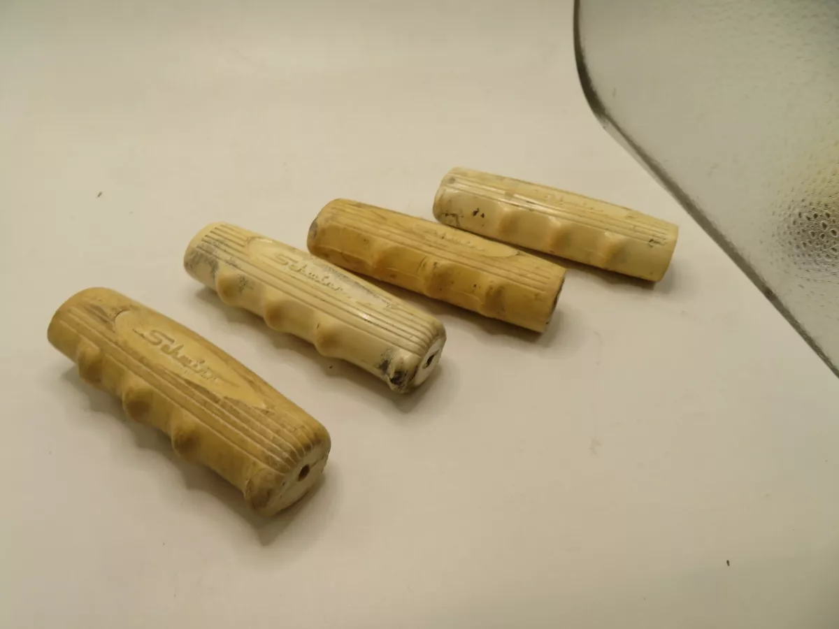 Schwinn bike top handlebar grips