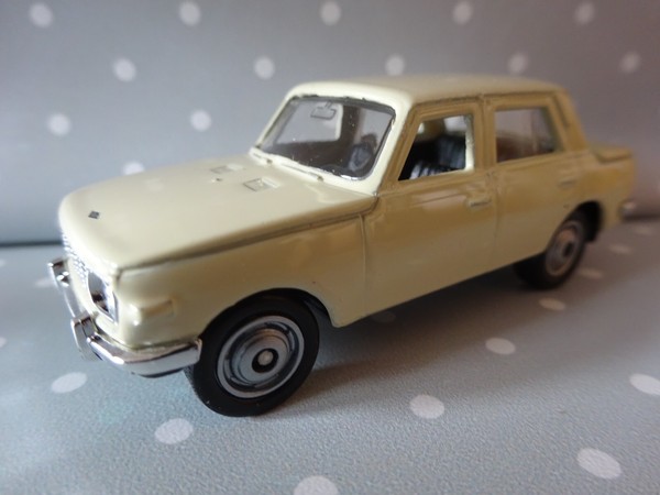 Wartburg 353 1/60-64 Ca. 7,5Cm Mit RüCkzugmotor Beige Modelauto Oldtimer-image