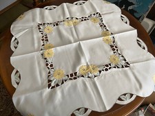 Omas Wäscheschrank- Tischdecke gelbe Blume 