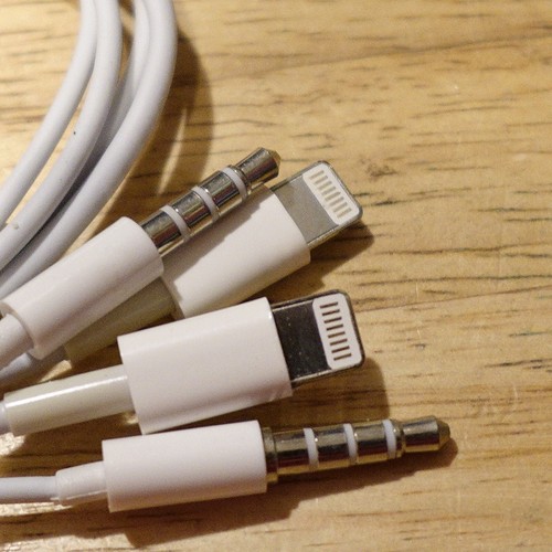 2 Pack 8Pin 3.5mm To 30P Dock Converter Adapter Charger Cable iPhone,5,6,iPod - Picture 4 of 4