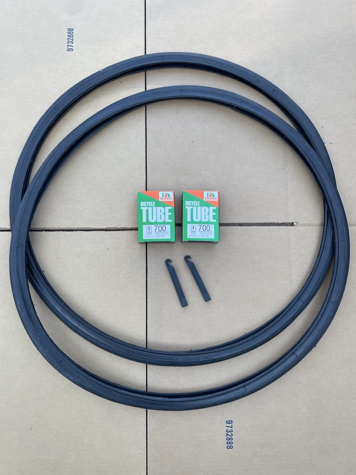 (New) 700 x 25c Road Bike Tires and Tubes Set All Black Smooth Thread VEE RUBBER (44.95 USD) (New) 700 x 25c Road Bike Tires and Tubes Set All Black Smooth Thread VEE RUBBER (44.95 USD)