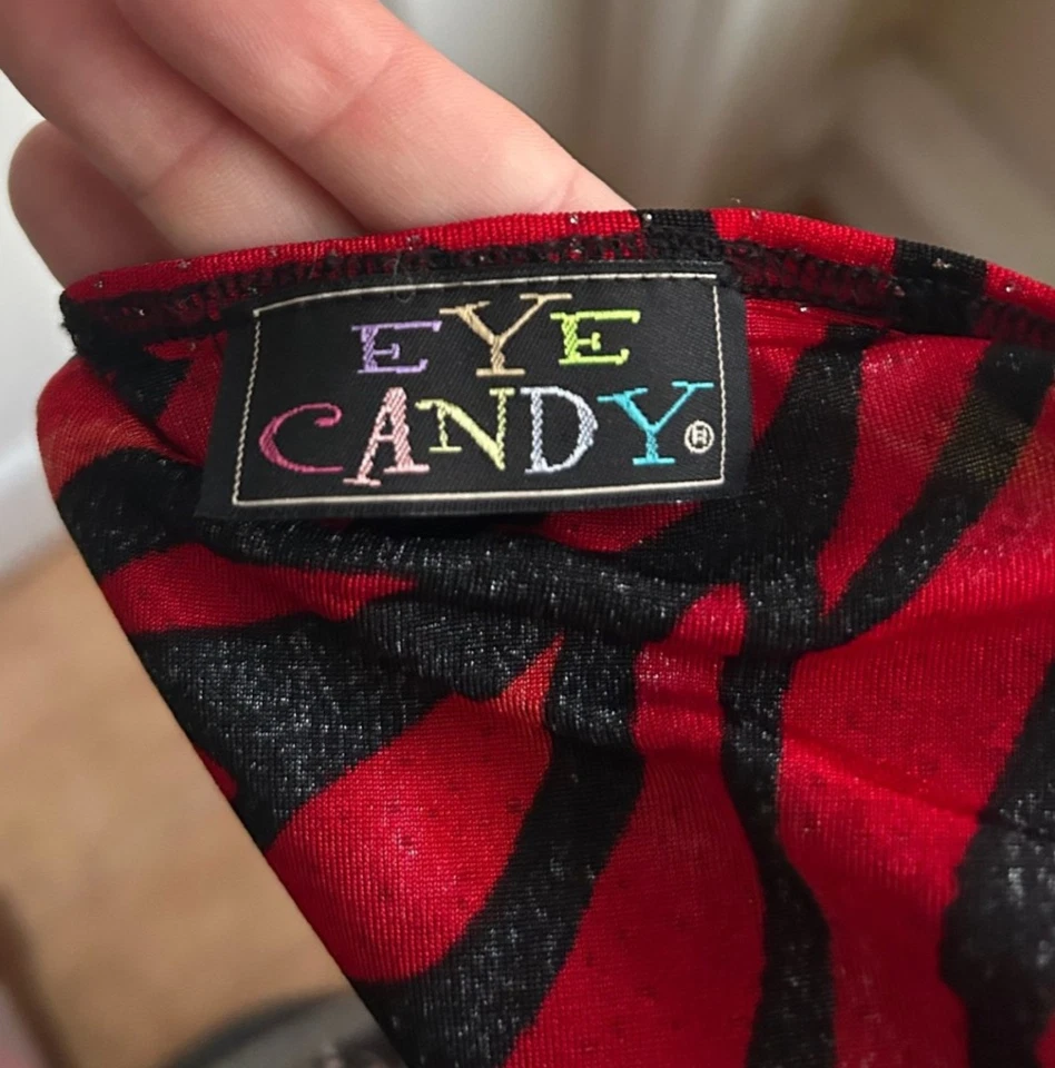 Top Cami Brillante Cebra Rojo Caramelo Ojo Años 90’s 00’s M Y2k Grunge Gótico Foto 4 de 4