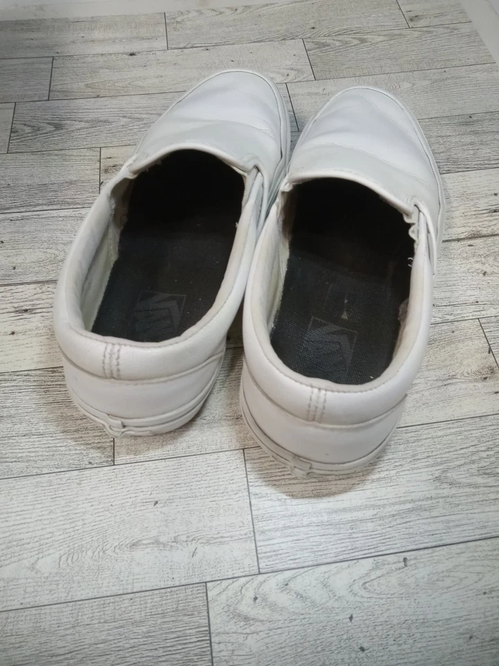 ZAPATOS VANS TOPS BAJOS CLÁSICOS DE CUERO BLANCO SIN CORDONES PARA HOMBRE 5,5 PARA MUJER 7  Foto 4 de 4