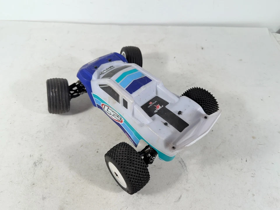 Team Losi Mini-T 2.0 1/18 Scale 2wd Stadium Truck Roller Slider Chassis Used - Image 4 of 4