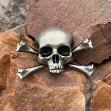 Gothic Skull & Crossbones - Emaille Ansteckna...