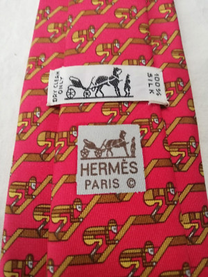 HERMÈS  Krawatte Tie Cravate 7042 TA. 100% Seide Rot Jockey Reiter. Top Zustand!