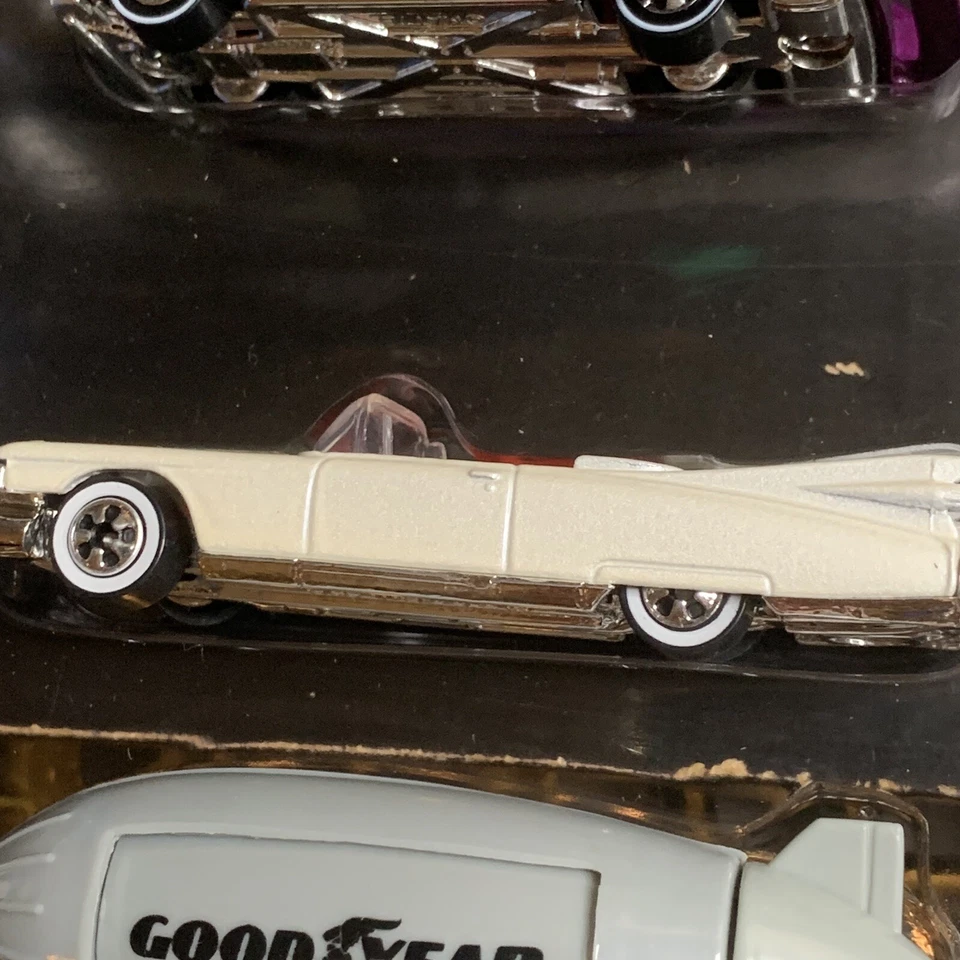 Cadillac Caddy Eldorado 1998 30 aniversario '59 blanco/rojo con BW como nuevo Foto 2 de 4