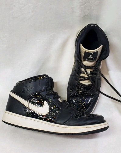 Nike Black/Gold Hi Top Air Jordan 7Y - Bild 1 von 8