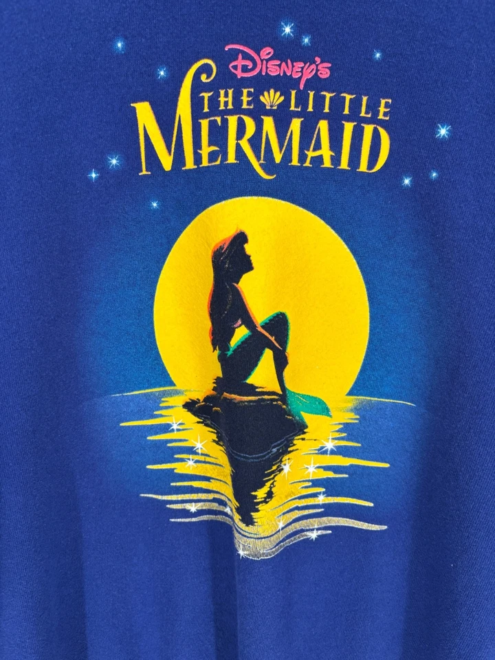 Sudadera polar vintage Disney Little Mermaid Crew, talla mediana, excelente estado Foto 4 de 4