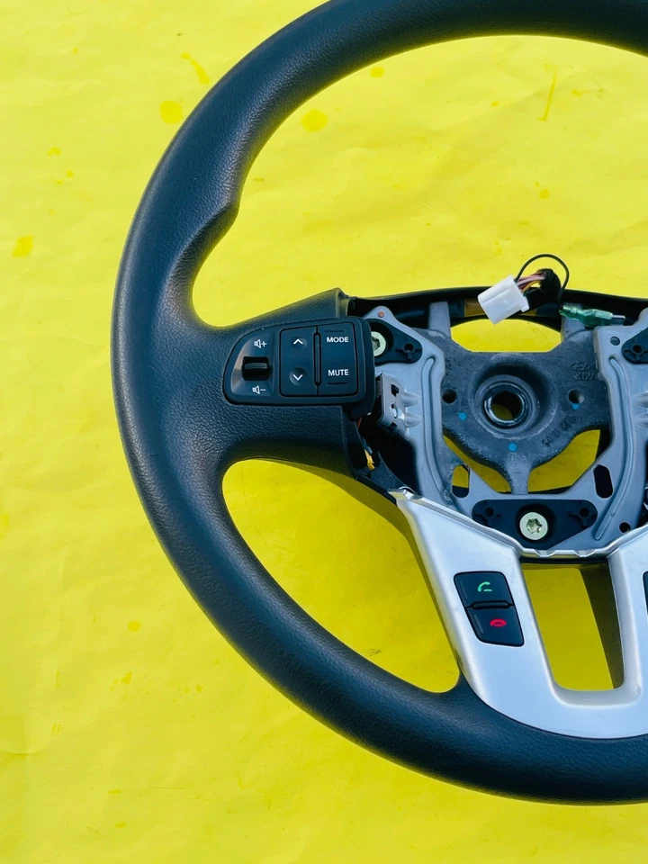 Volante conductor KIA SPORTAGE 2011-2013 con interruptor de control de crucero OEM Foto 2 de 4