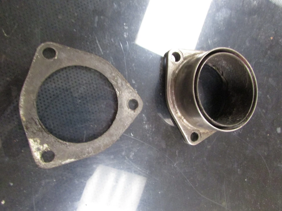 1980 SUZUKI RM250 RM 250 ВЫПУСКНОЙ КОЛЛЕКТОР ВЫХЛОПНОЙ ФЛАНЖ - Изображение 2 из 3