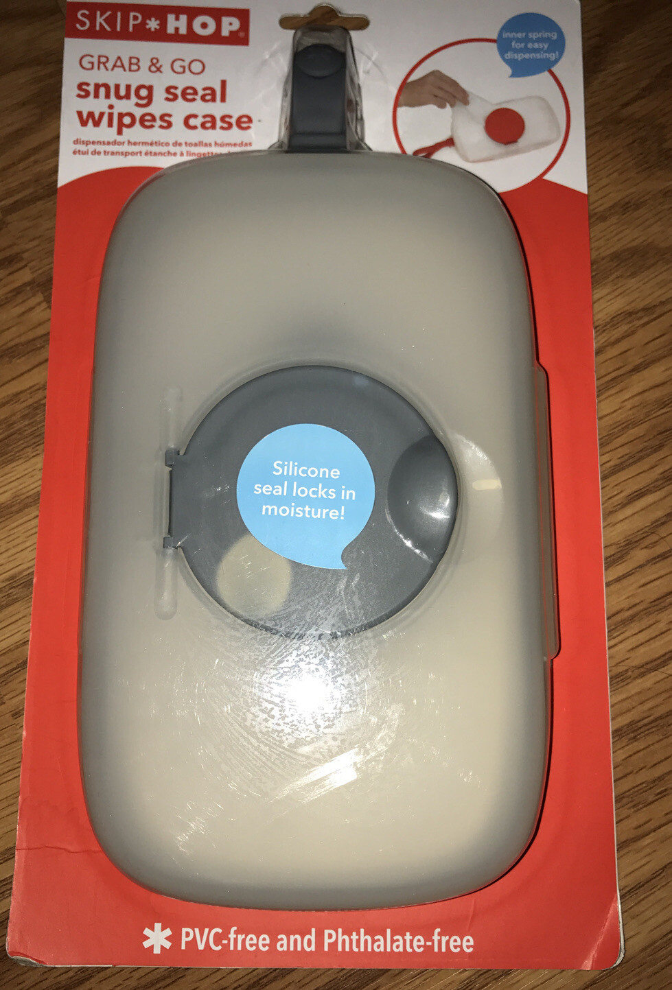 skip hop grab and go snug seal wipes case