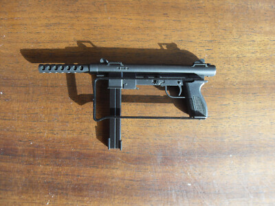 Hot Toys 1/4 Scale Joker Smith & Wesson M-76 Submachine Gun  QS010 Batman