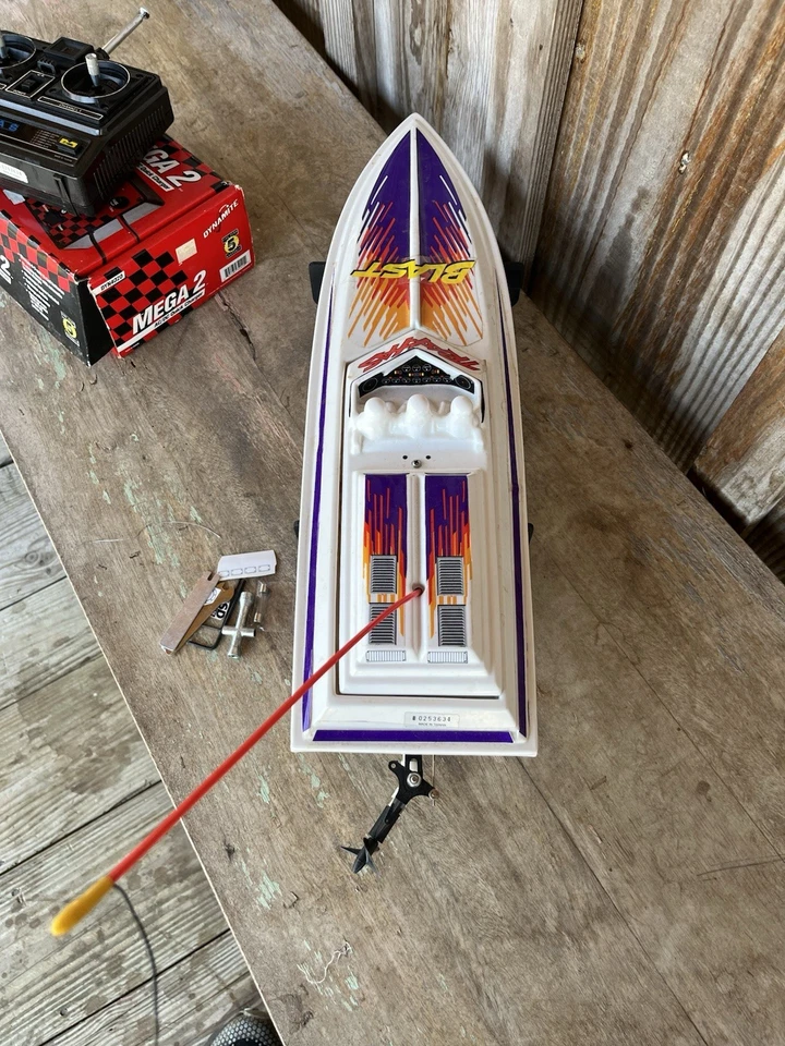 Traxxas Blast RC Boat w/ Battery, Charger and Remote - Image 3 of 4