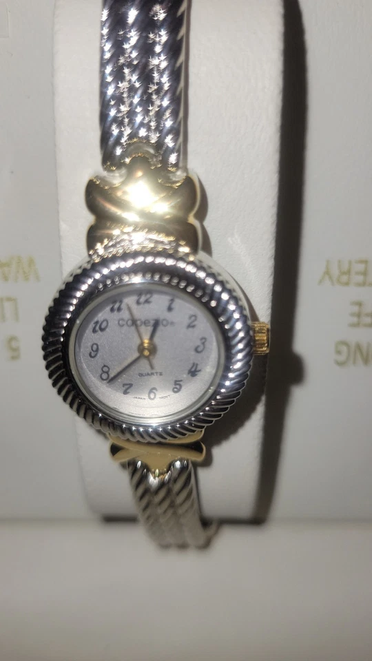 Женские винтажные кварцевые часы Capezio серебристые и золотистые с японским механизмом - Изображение 2 из 4